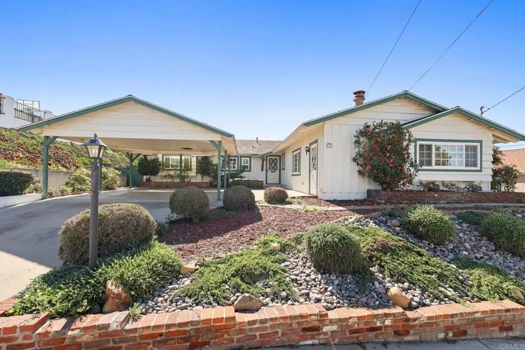 376 Roman Way - Photo 1