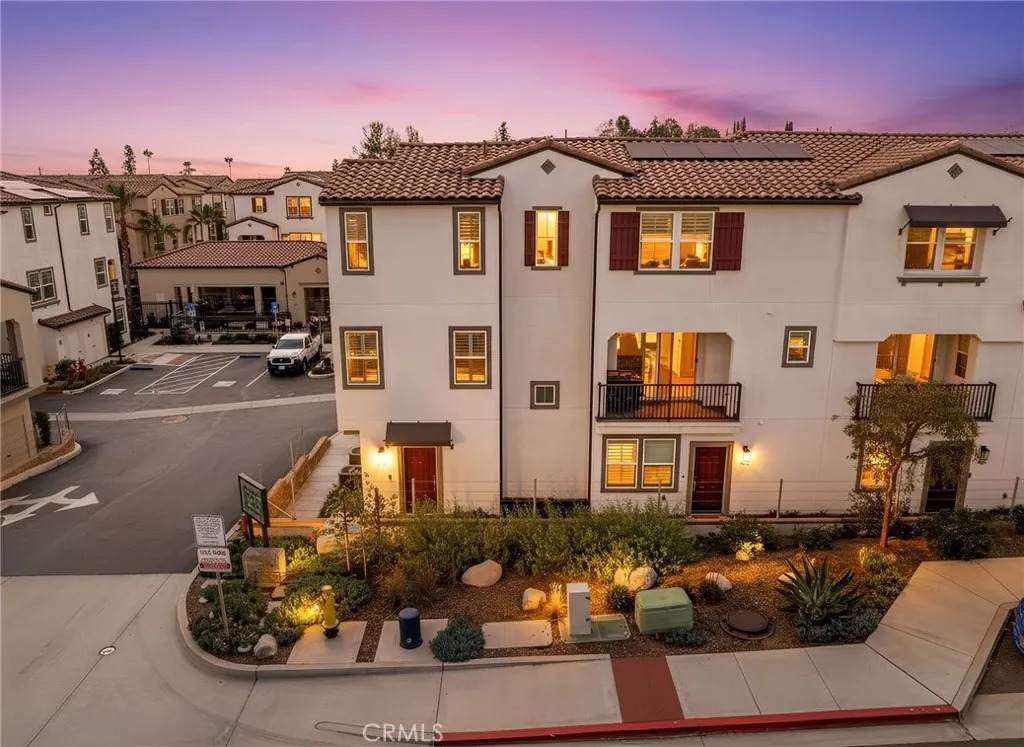 468 Carina Glen - Photo 1