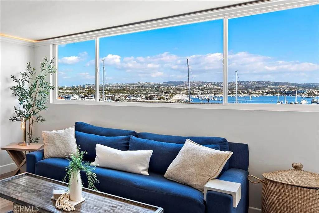310 Fernando Street - Photo 1