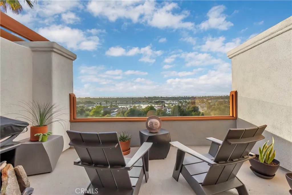 128 Villa Point - Photo 1