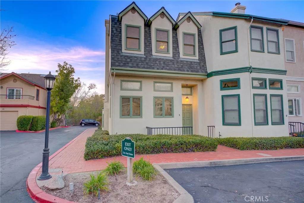 1106 Oceanaire - Photo 1
