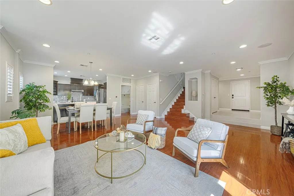 879 Michigan Blvd - Photo 1
