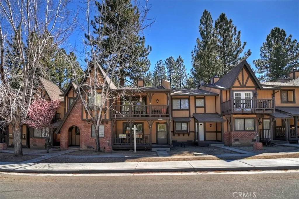 569 Summit Boulevard - Photo 1