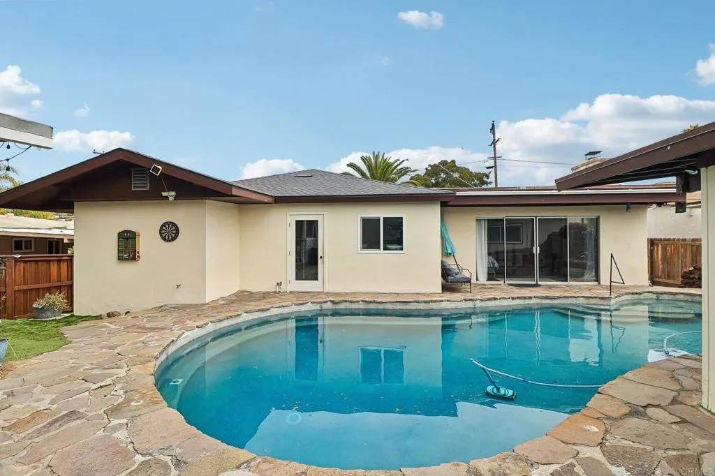 9535 Lakeview Drive - Photo 1