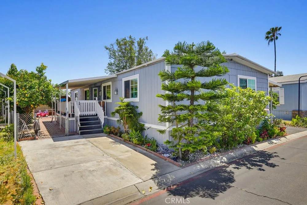 300 N Rampart - Photo 1
