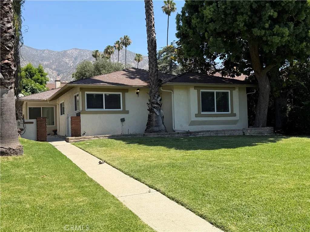 511 Mariposa Avenue - Photo 1