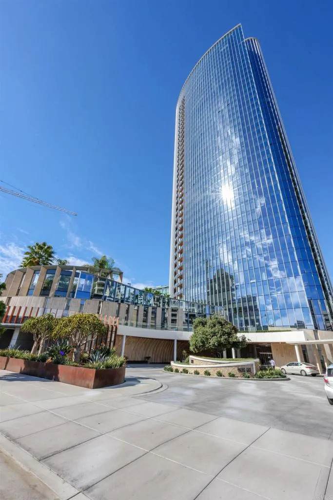 888 E Street - Photo 1
