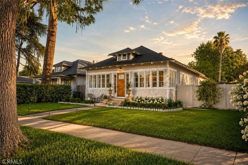 3364 Cedar - Photo 1