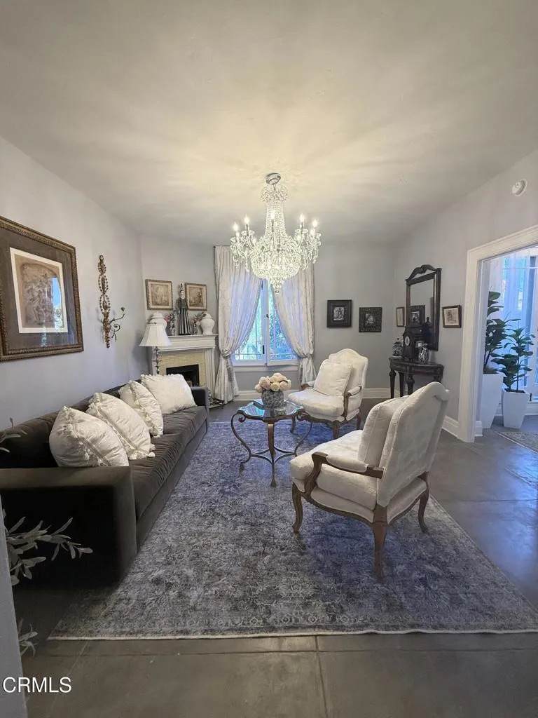 99 Raymond Avenue - Photo 1