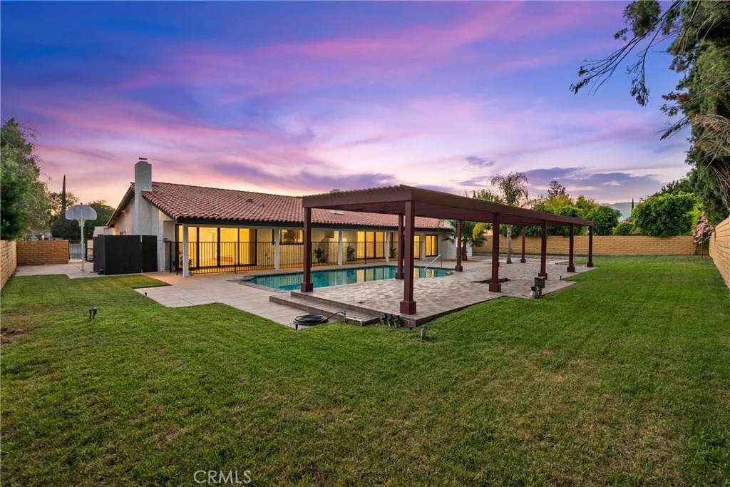 9724 Bothwell - Photo 1