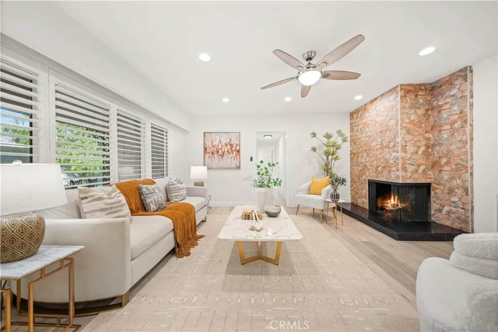 1611 Pomona - Photo 1