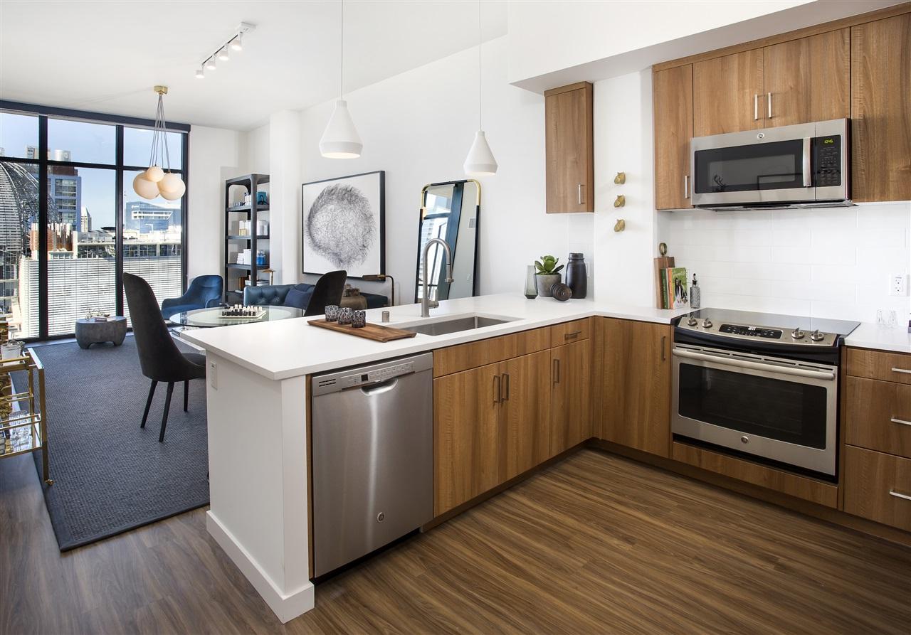 300 14th St - Photo 1