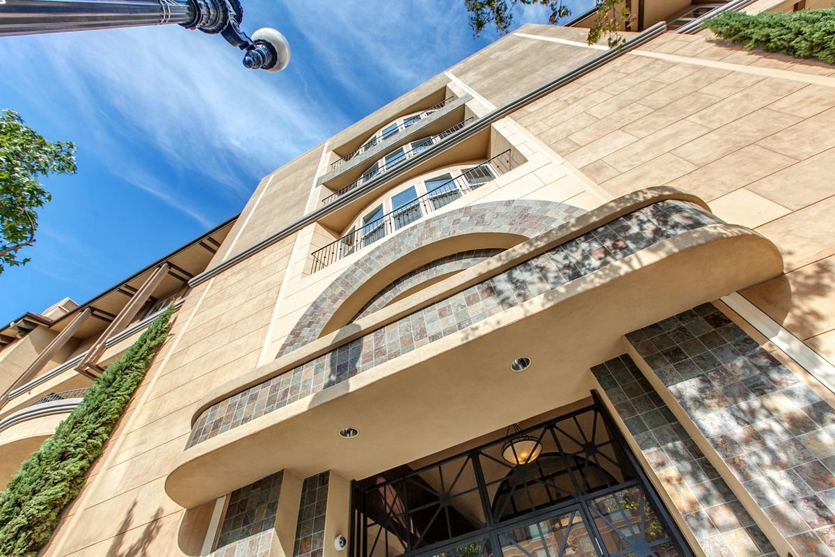 301 G Street - Photo 1