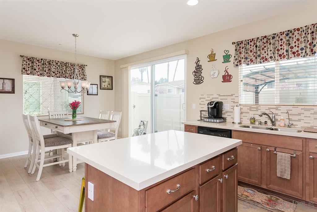 1352 Shoshone Falls Dr - Photo 1