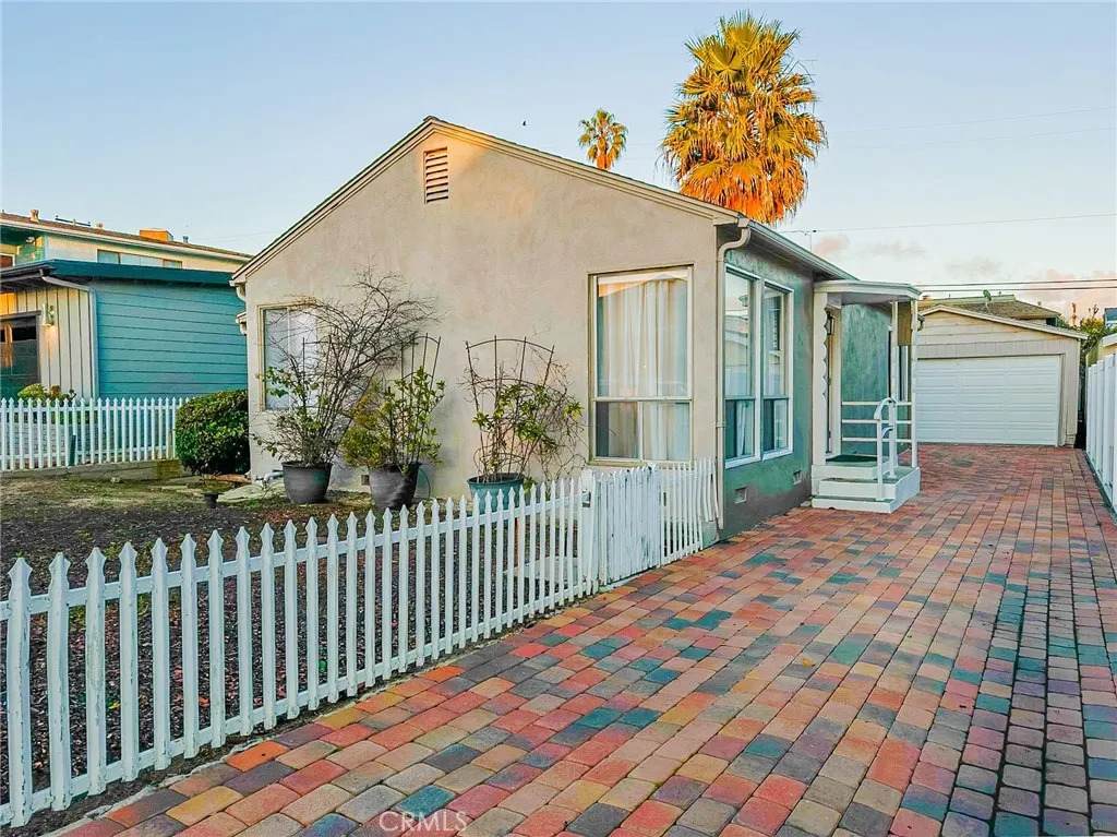 33922 Malaga Drive - Photo 1