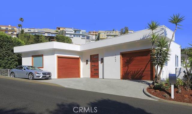 1664 Sunset Plaza Drive - Photo 1