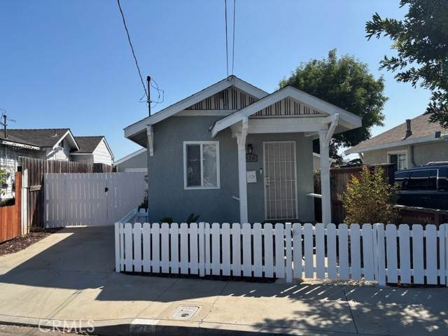 826 Sunrise Boulevard - Photo 1