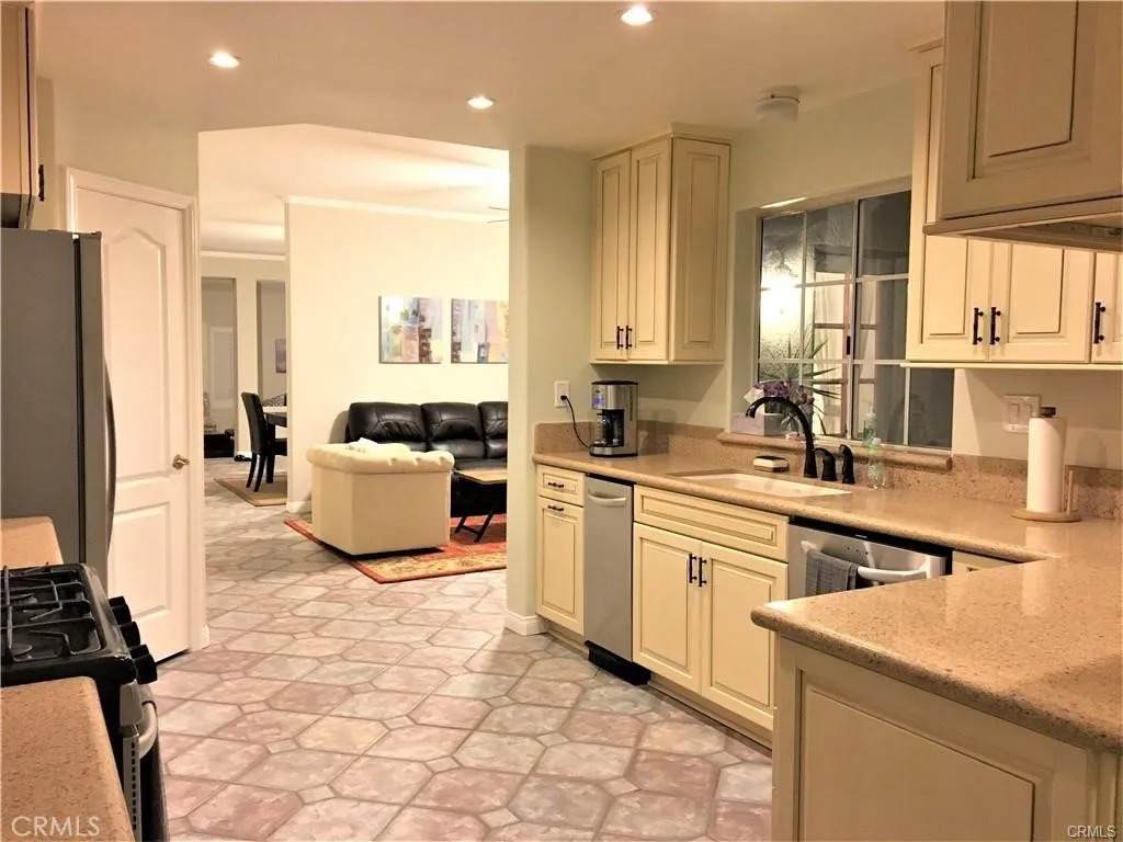 735 Alabama Street - Photo 1