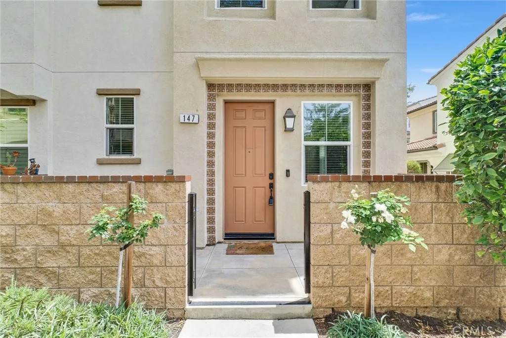 147 Royal Way - Photo 1