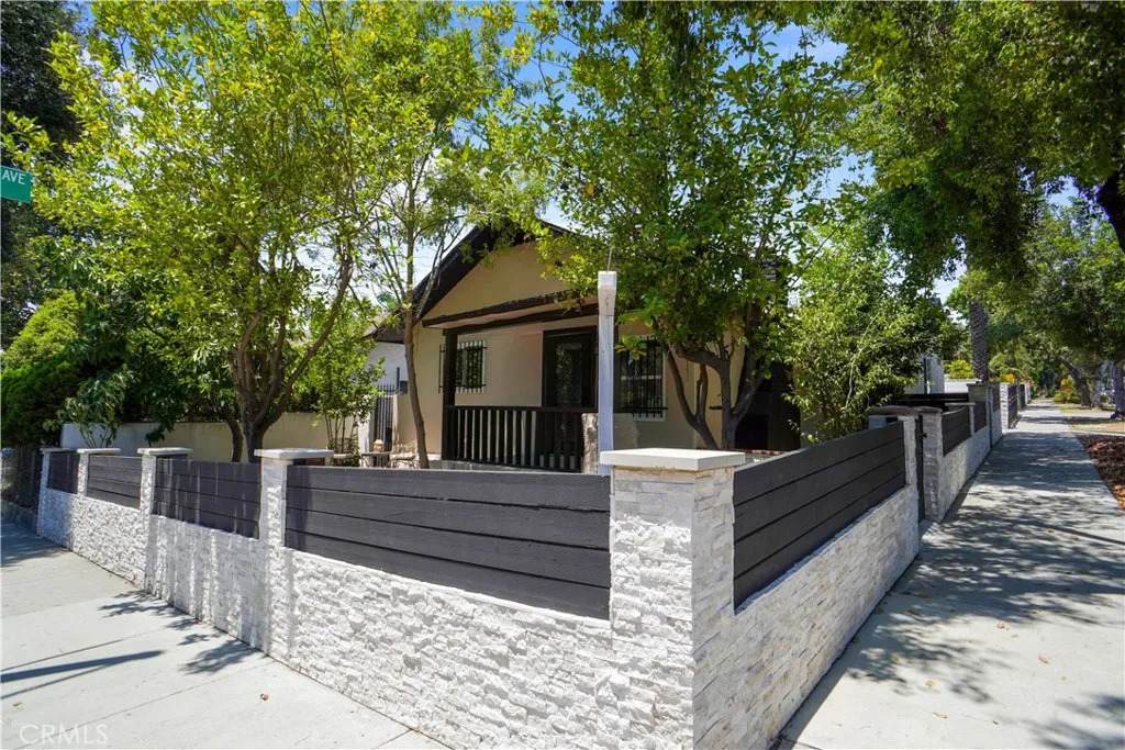 77 Washington Boulevard - Photo 1