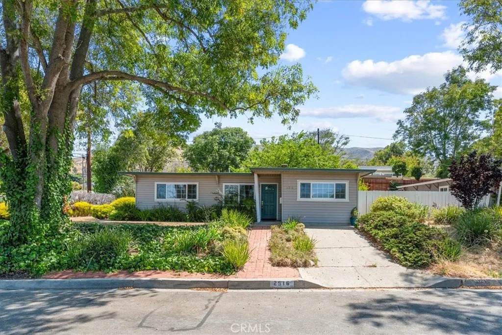 2516 Greta Place - Photo 1