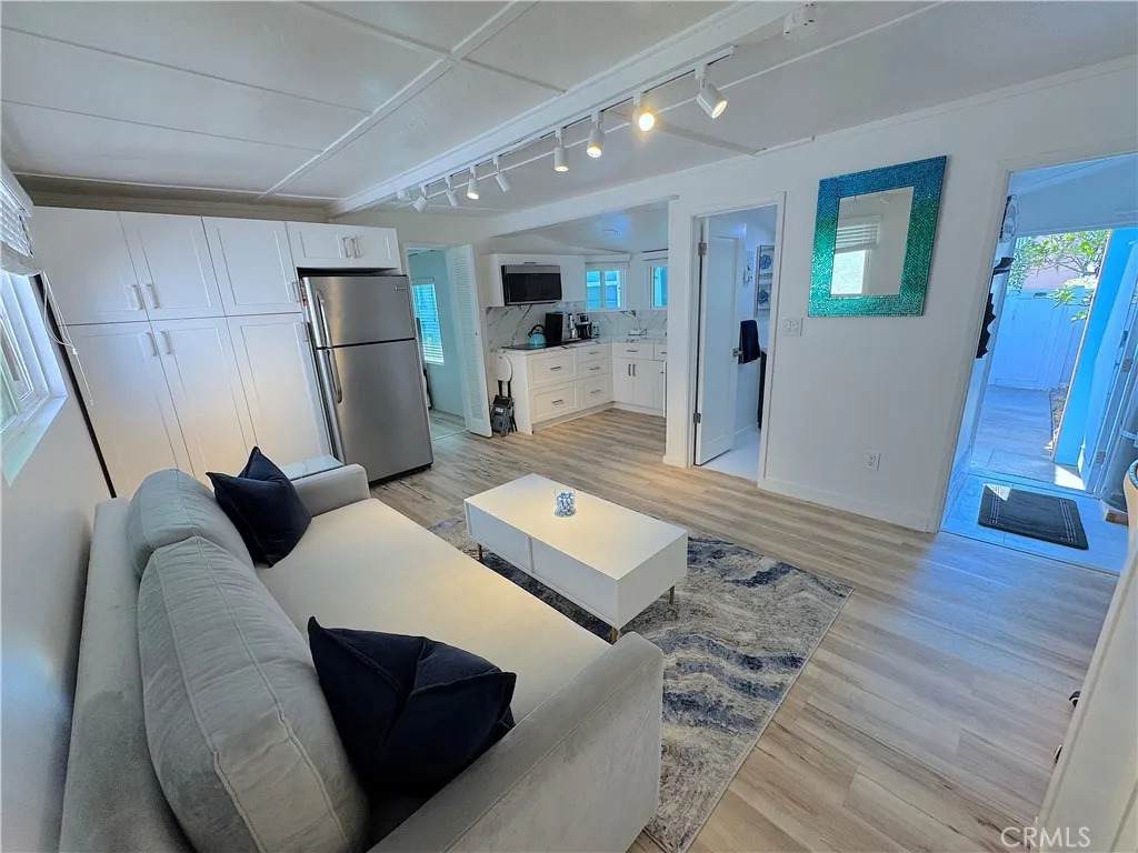 726 Esplanade - Photo 1