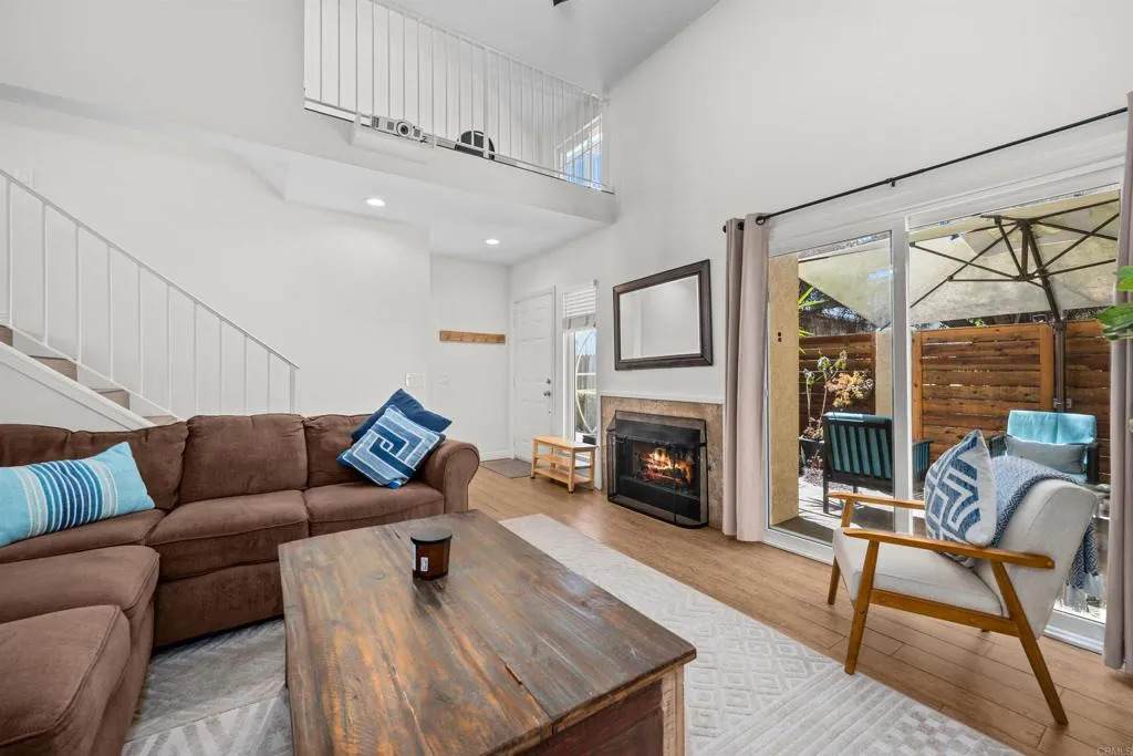 368 Hemlock Ave - Photo 1