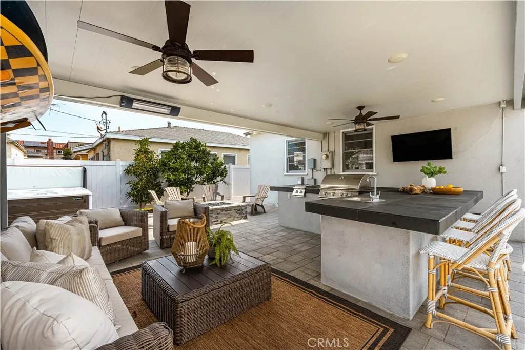 309 15th Street - Photo 1