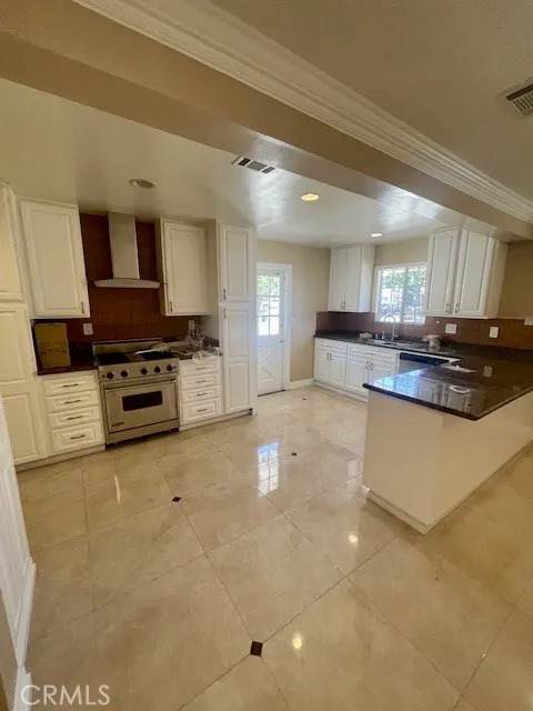 20106 Halsted - Photo 1