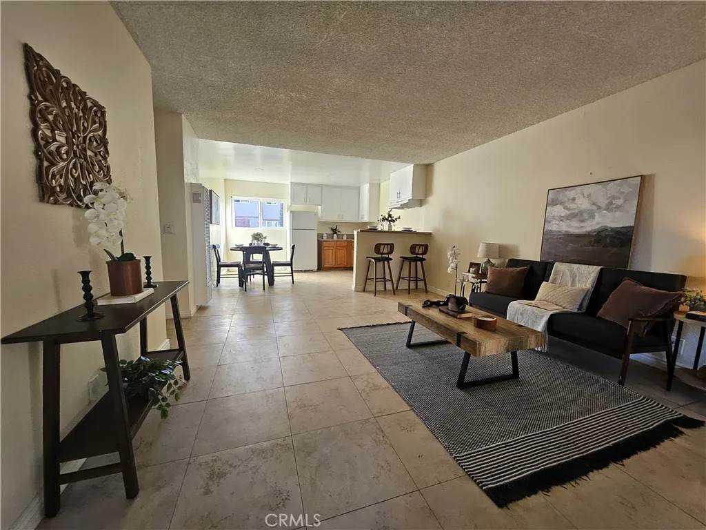 1381 Burwood Street - Photo 1