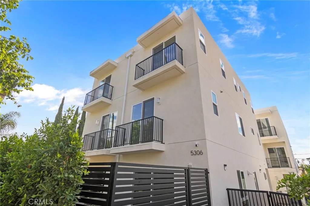 5308 Oakland Street - Photo 1