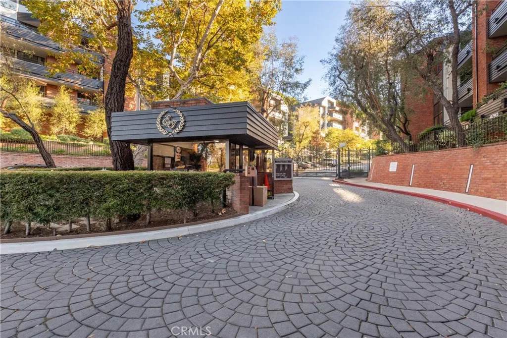 4774 Park Encino - Photo 1