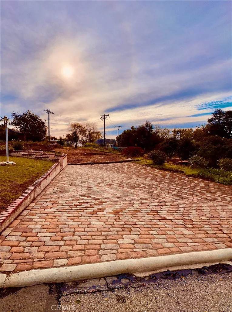 0 Mount Curve - Photo 1