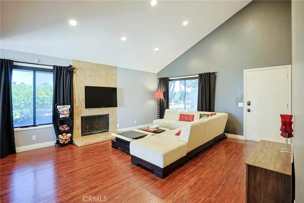12 Silverwood - Photo 1