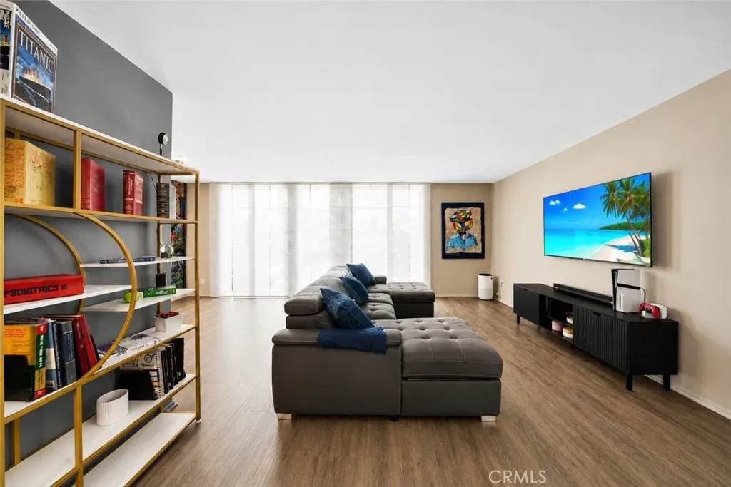7260 Hillside Avenue - Photo 1