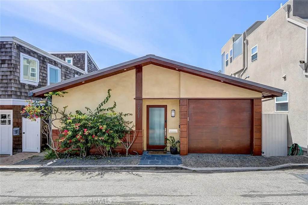 3205 Bayview Drive - Photo 1