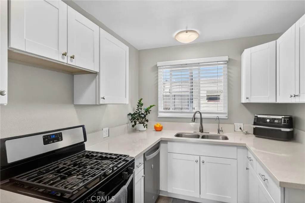 1057 Appleton - Photo 1