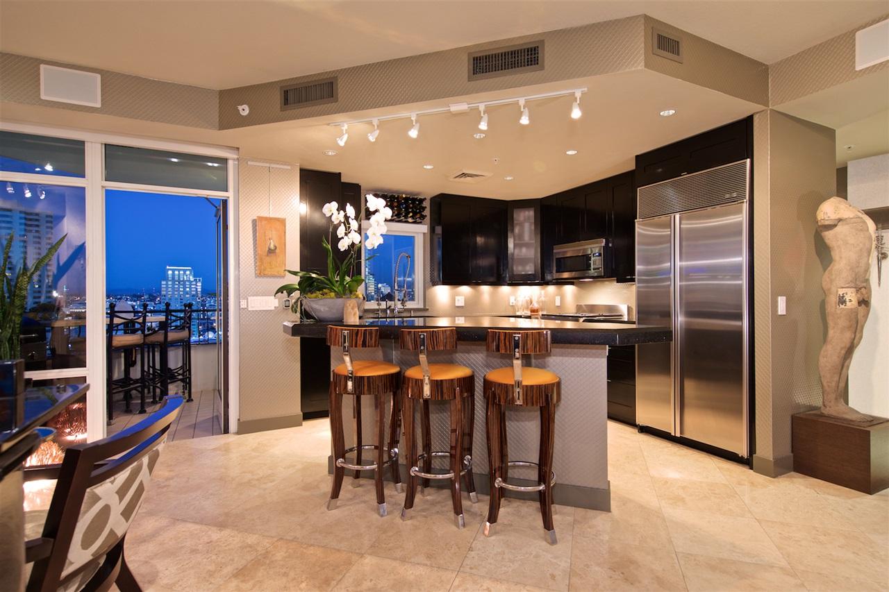700 Harbor Dr - Photo 1