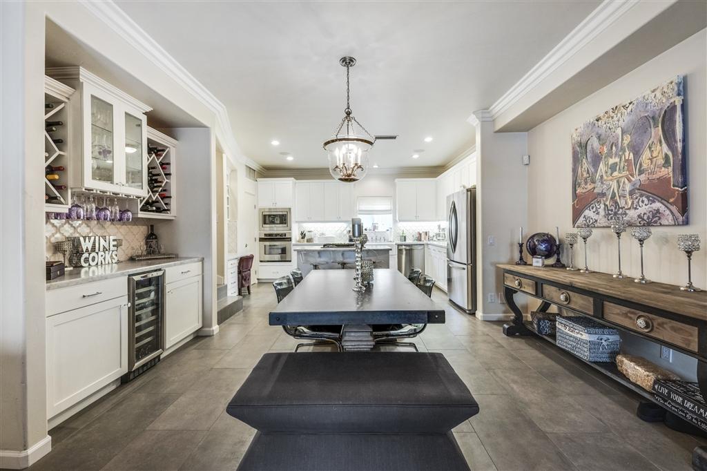 145 Hawthorn - Photo 1