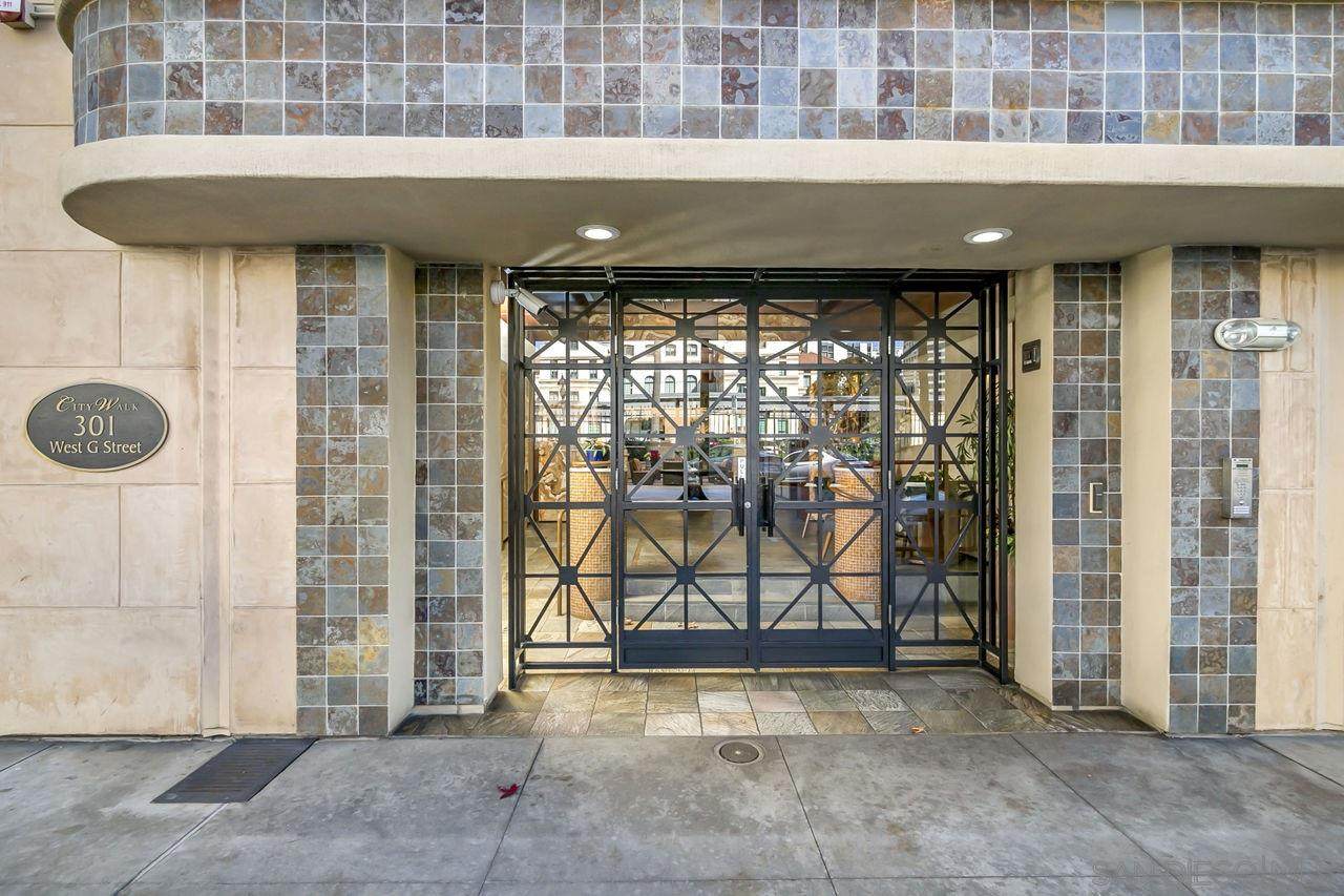 301 G St - Photo 1