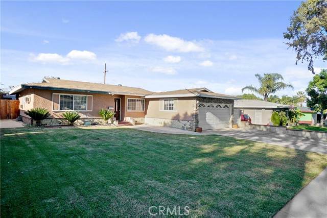 1133 Redwood Street - Photo 1