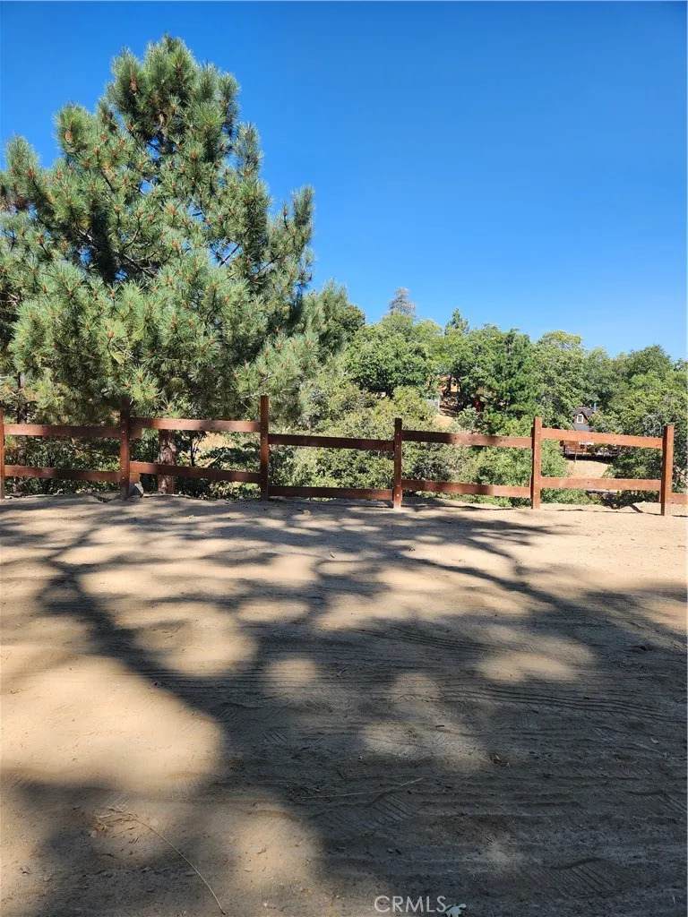 1563 Rock Ridge - Photo 1