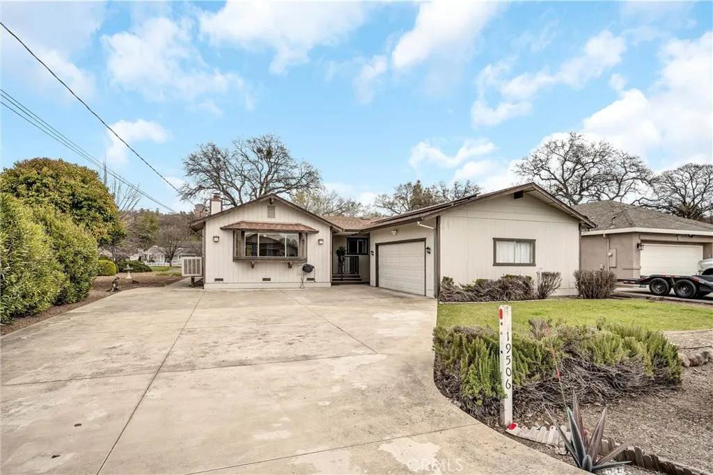 19506 Old Creek Road - Photo 1