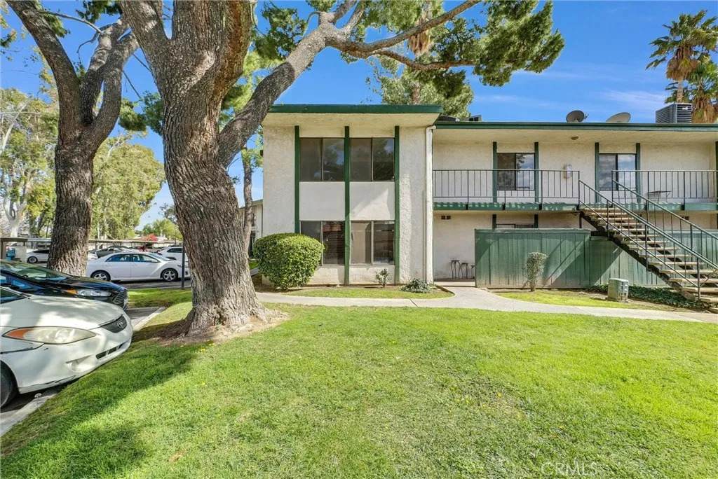 1735 Washington Street - Photo 1