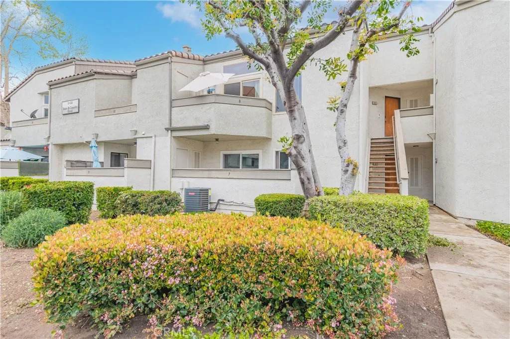 7 Town And Country Road - Photo 1