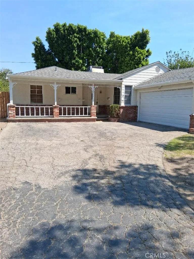 18413 Domino Street - Photo 1