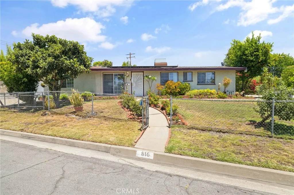 816 Delay Avenue - Photo 1