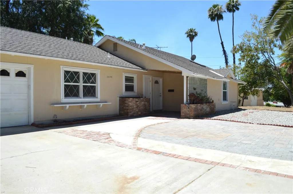 3598 Mt Vernon Avenue - Photo 1