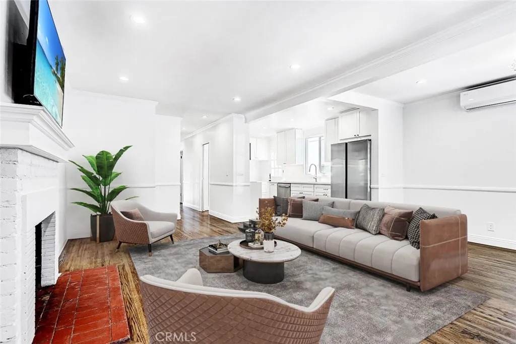 3010 Laurel Avenue - Photo 1