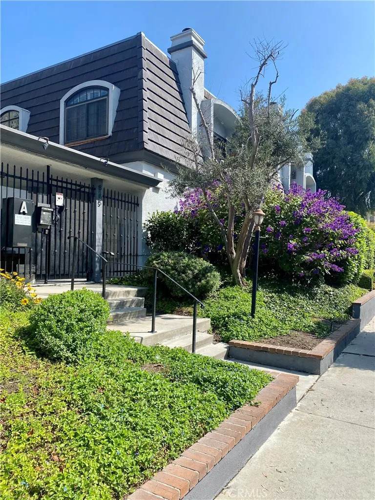 8105 Redlands Street - Photo 1